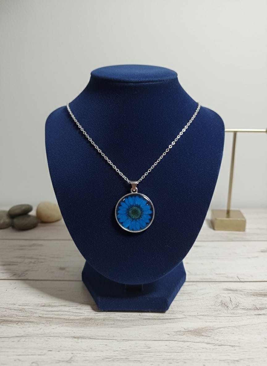 Pressed Blue Daisy Flower Resin Round Pendant Necklace